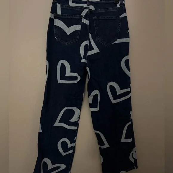 Heart Motif Women's Straight Leg Jeans - Picture 3 of 3